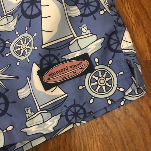 Vineyard Vines swim trunks - Picture 5 of 5